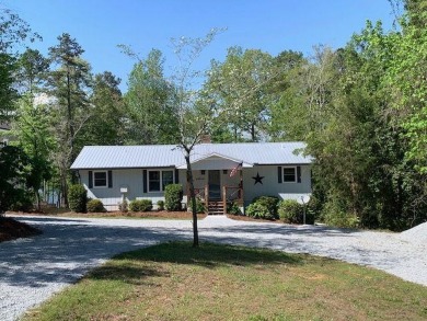 Lake Home For Sale in Hartwell, Georgia