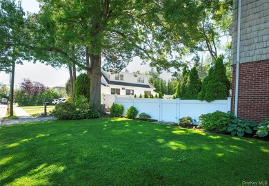 Charming and beautifully maintained 2-bedroom, 2-bathroom - photo 31
