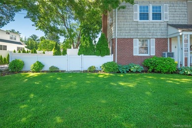 Charming and beautifully maintained 2-bedroom, 2-bathroom - photo 32