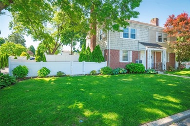 Charming and beautifully maintained 2-bedroom, 2-bathroom - photo 33