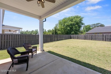 Two primary suites, a gourmet kitchen, soaring vaulted ceilings - photo 34