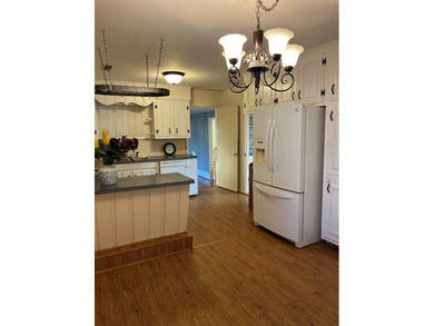 Unique, one-of-a-kind opportunity in a quaint small-town - photo 4