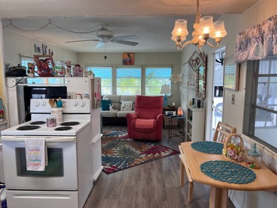 Located just a short drive from the beautiful white sands of - photo 7