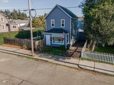 Coos Bay Home For Sale in Northbend Oregon