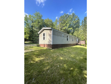 Freshly painted 1.5 bath, 3 bedroom home is waiting for its next - photo 8