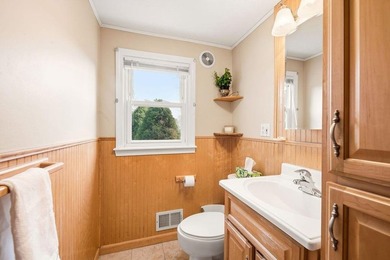 WARWICK, RI -- A classic New England Cape in sought after - photo 15