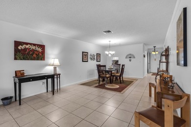 Welcome to this beautifully maintained two-bedroom, two-bathroom - photo 18