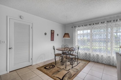 Welcome to this beautifully maintained two-bedroom, two-bathroom - photo 21
