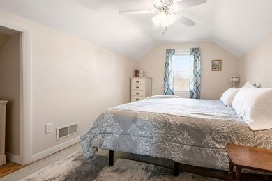 WARWICK, RI -- A classic New England Cape in sought after - photo 23