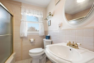 WARWICK, RI -- A classic New England Cape in sought after - photo 26