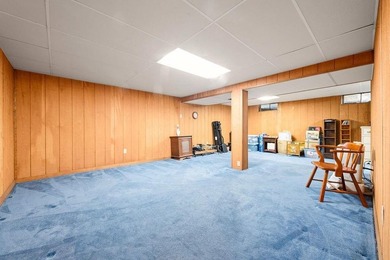 WARWICK, RI -- A classic New England Cape in sought after - photo 31