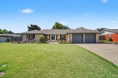 Absolutely beautiful, totally updated home in a prime location! - photo 1