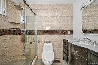 SPACIOUS DETACHED TWO-FAMILY REBUILT IN YEAR 2018 ! Rare - photo 9