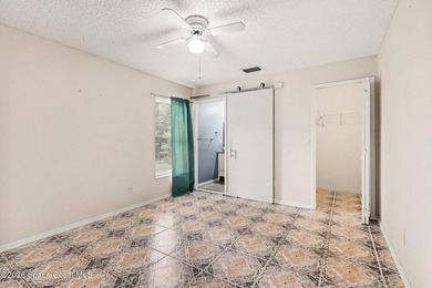 Nice 3 bedroom 2 bath 2 car garage with a bonus room & a Large - photo 13