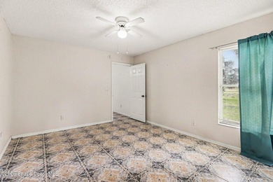 Nice 3 bedroom 2 bath 2 car garage with a bonus room & a Large - photo 14