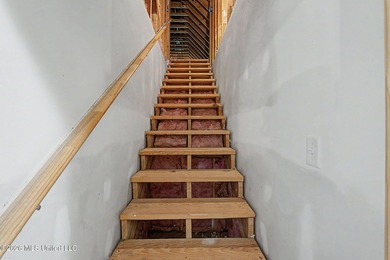 Welcome to this spacious and well-positioned home in the - photo 21