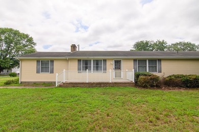 Enjoy single story living in this large, 2070 sq. ft., home on - photo 4