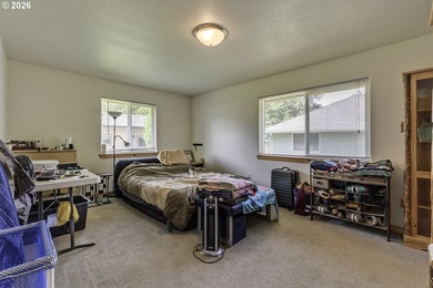 This inviting 3-bedroom, 2-bath home features an open-concept - photo 14