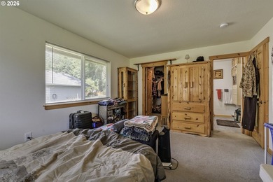 This inviting 3-bedroom, 2-bath home features an open-concept - photo 15