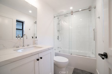 Step into the ultimate Corona del Mar lifestyle at 603 Acacia, a - photo 18