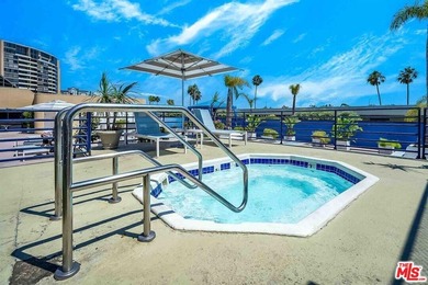 Spacious 1 bedroom, 1 bath condo with fabulous harbor view. This - photo 21