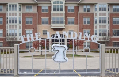 Turnkey 1+ bedroom unit with beautiful Lake Michigan balcony - photo 1