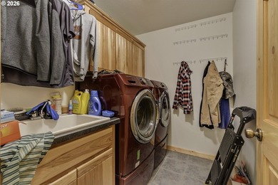This inviting 3-bedroom, 2-bath home features an open-concept - photo 21