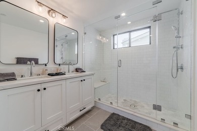 Step into the ultimate Corona del Mar lifestyle at 603 Acacia, a - photo 23
