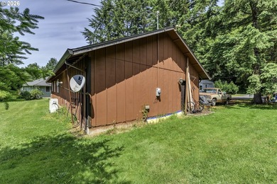 This inviting 3-bedroom, 2-bath home features an open-concept - photo 23