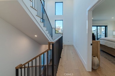 Step into the ultimate Corona del Mar lifestyle at 603 Acacia, a - photo 25