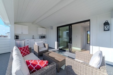 Step into the ultimate Corona del Mar lifestyle at 603 Acacia, a - photo 26