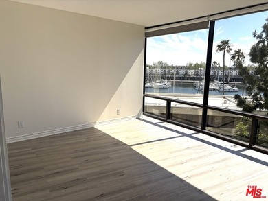 Spacious 1 bedroom, 1 bath condo with fabulous harbor view. This - photo 38