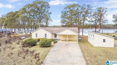 Lay Lake Home For Sale in Sylacauga Alabama