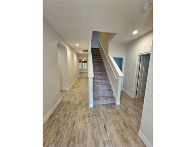 Under contract-accepting backup offers. Beautifully maintained - photo 4