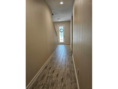 Under contract-accepting backup offers. Beautifully maintained - photo 6