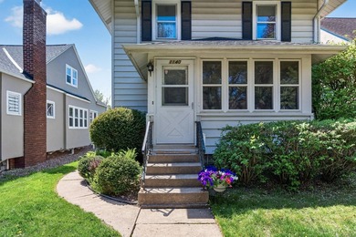 Located on a quiet, tree lined street, close to downtown St Paul - photo 2