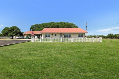 Whether you are looking for a horse property, a commercial/