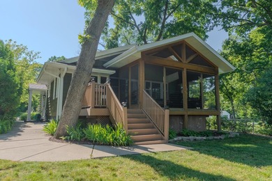 Nagawicka Lake Home For Sale in Delafield Wisconsin