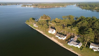Enjoy expansive water views from this well-maintained ranch - photo 3
