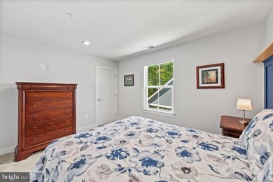Welcome to Perry's Retreat, an exquisite coastal-inspired - photo 25