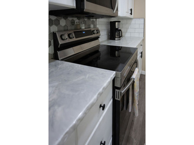 This is the home you have been waiting for, freshly renovated - photo 5
