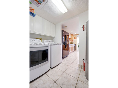 Experience Modern Resort Living in Flamingo Villas! Step into - photo 8