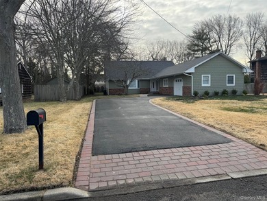 Newly renovated two story expanded ranch in desirable Oakdale - photo 1