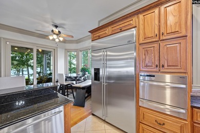 Welcome to this stunning luxury residence in the gated community - photo 16