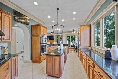 Welcome to this stunning luxury residence in the gated community - photo 18