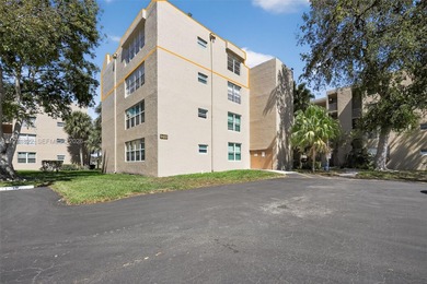 Pine Island Ridge Lakes Condo For Sale in Davie Florida