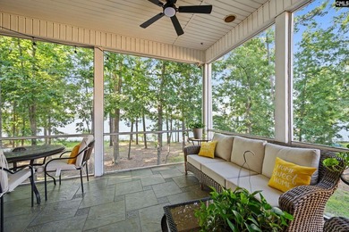 Welcome to this stunning luxury residence in the gated community - photo 26