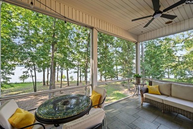 Welcome to this stunning luxury residence in the gated community - photo 27