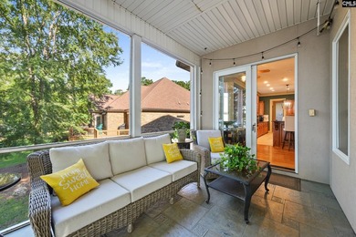 Welcome to this stunning luxury residence in the gated community - photo 28