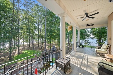 Welcome to this stunning luxury residence in the gated community - photo 31